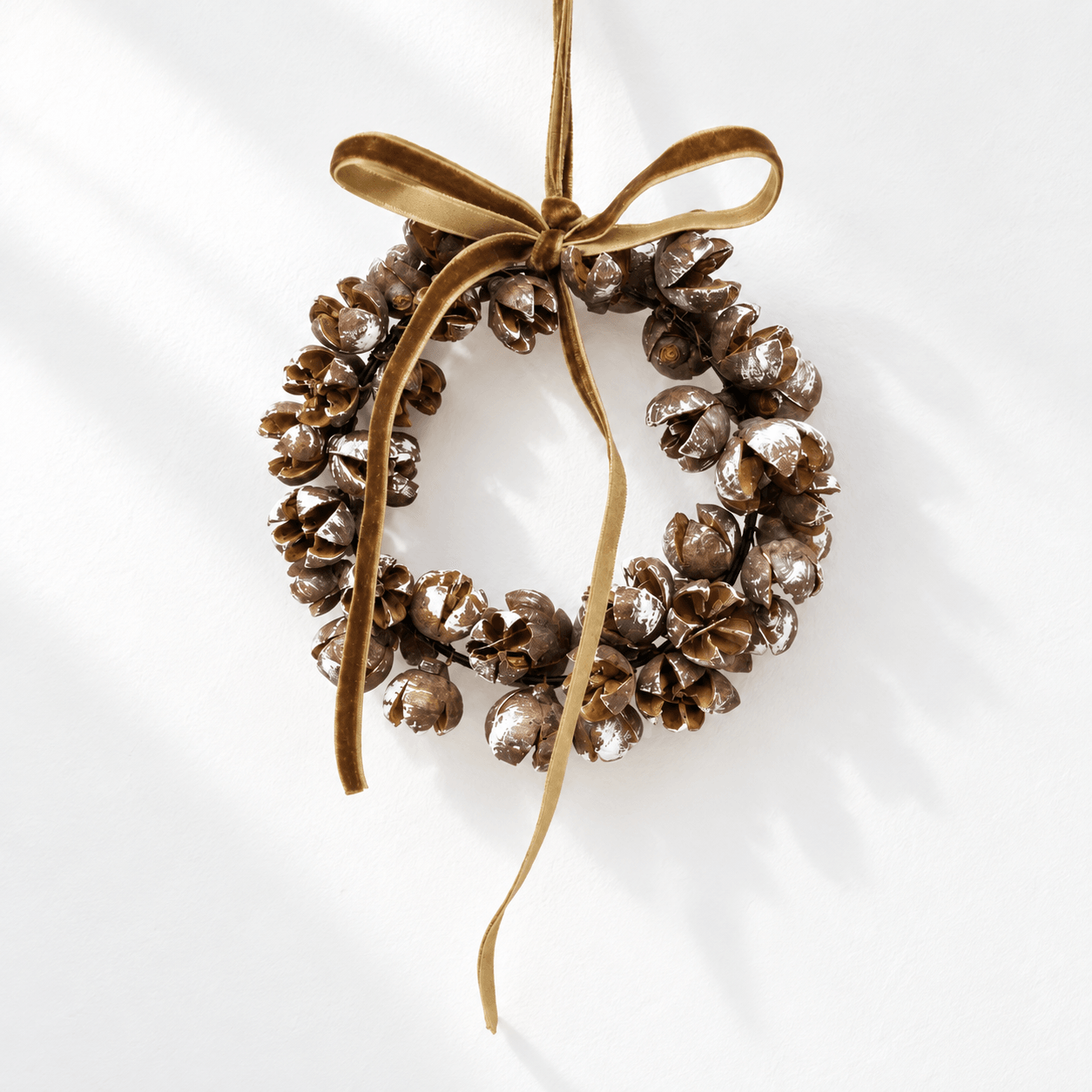 Mini Pinecone Wreath with Gold Bow — 12cm