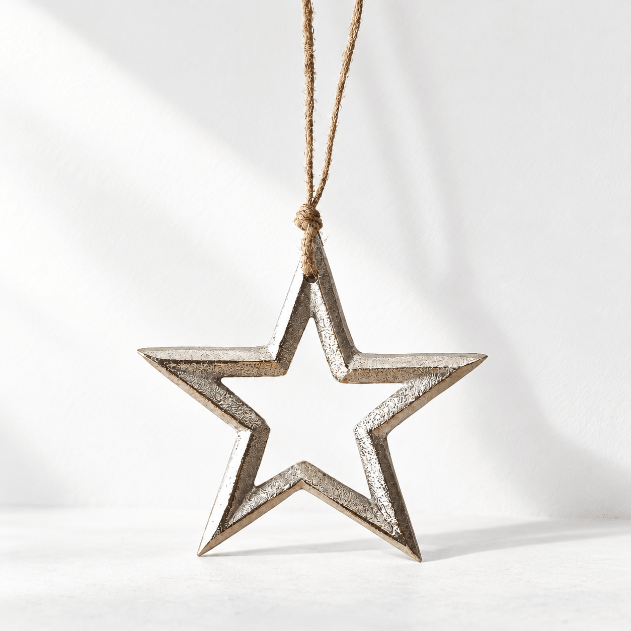Rustic Metal Hanging Star — 10cm